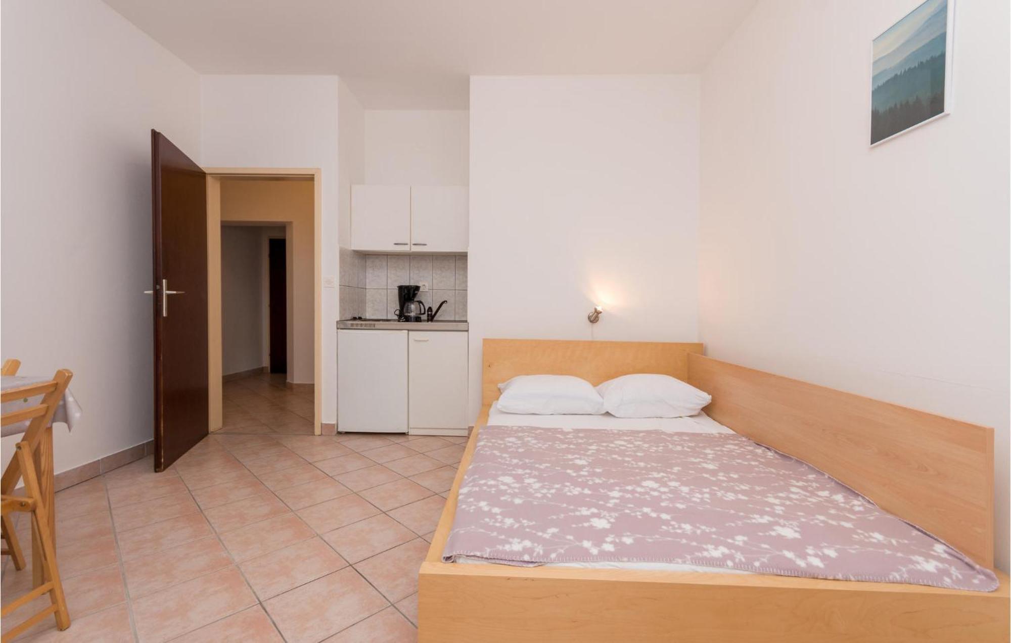 Awesome Apartment In Sveti Filip I Jakov W/ 1 Bedrooms Exterior photo